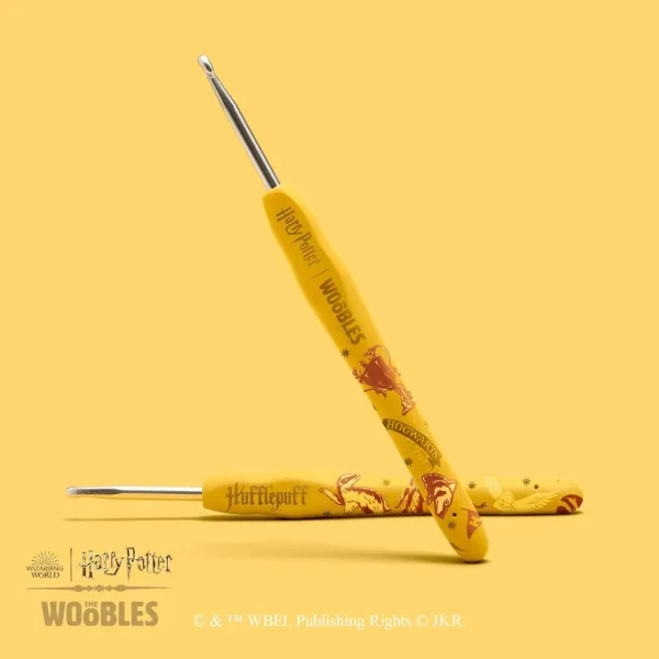 Hufflepuff™ Badger and Scarf Bundle - Image 3